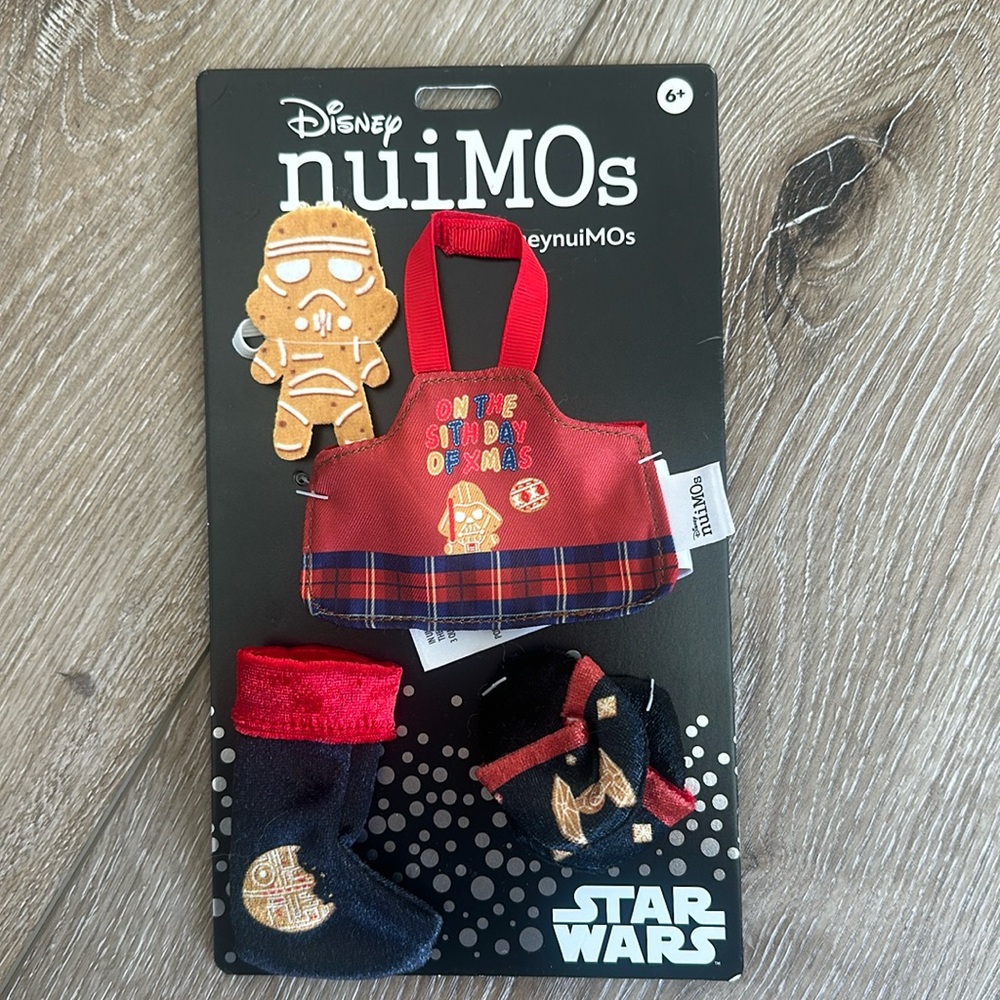 Disney NuiMOs Star Wars apron slippers Holiday set Brand New